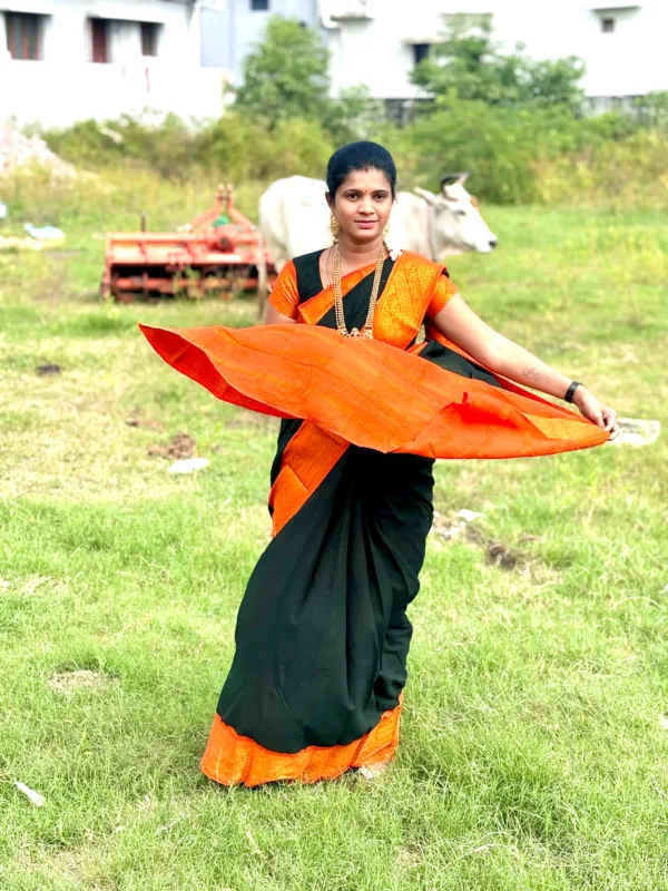 Madurai sungudi cotton saree plain - Dark Green with orange