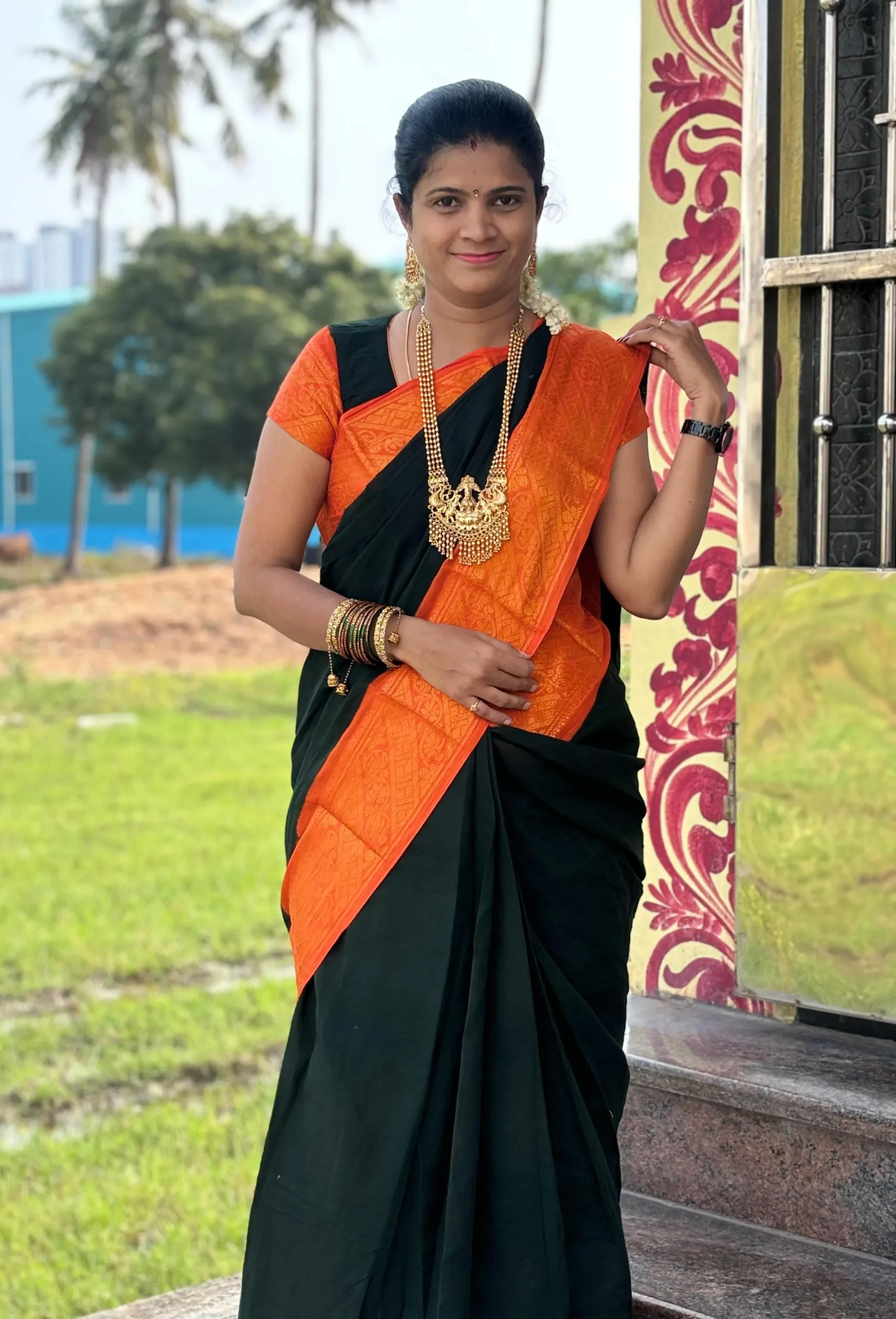 Madurai sungudi cotton saree plain - Dark Green with orange