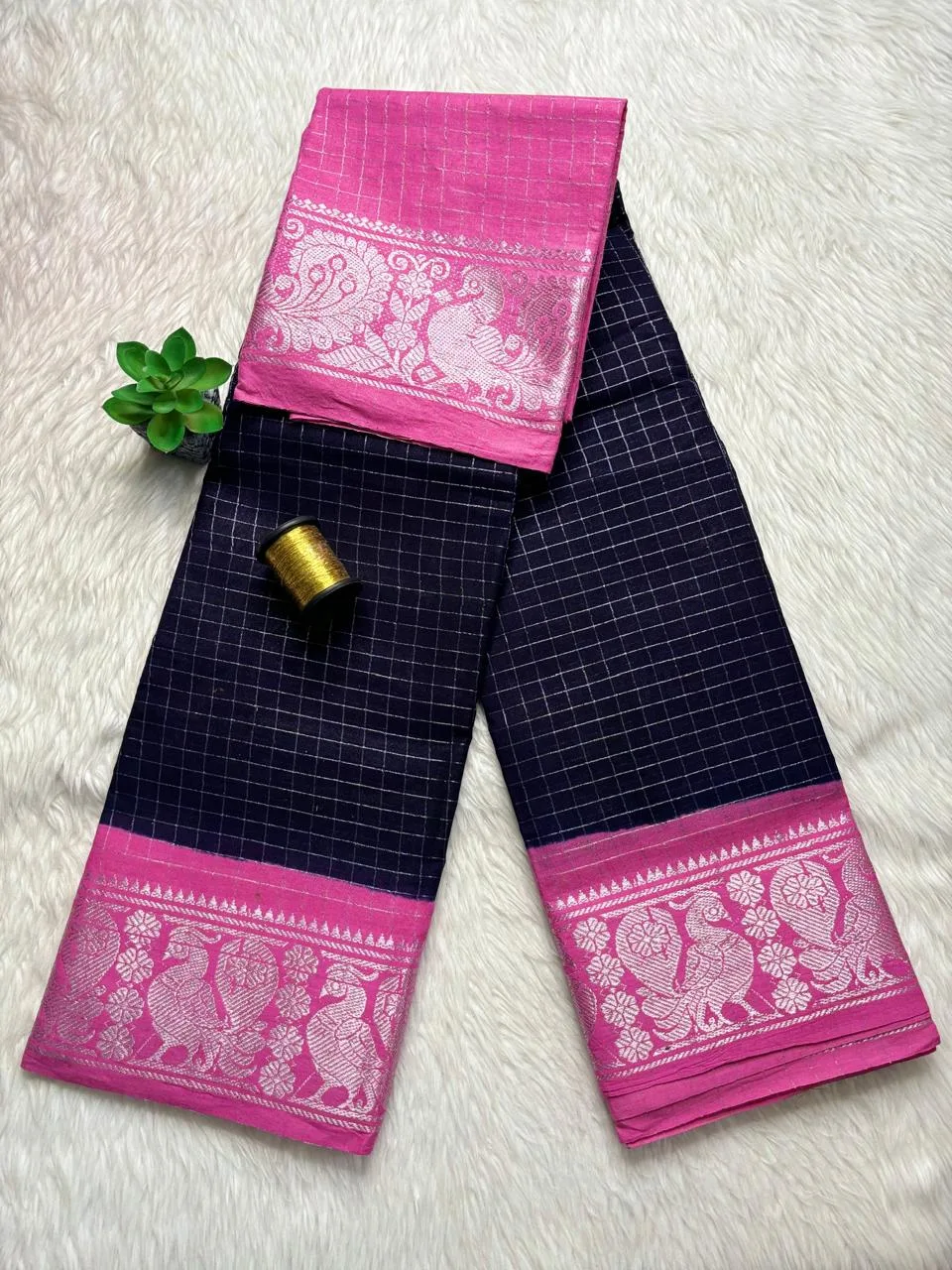 Madurai sungudi cotton Silver Zari Check Contrast - Dark blue with Light pink