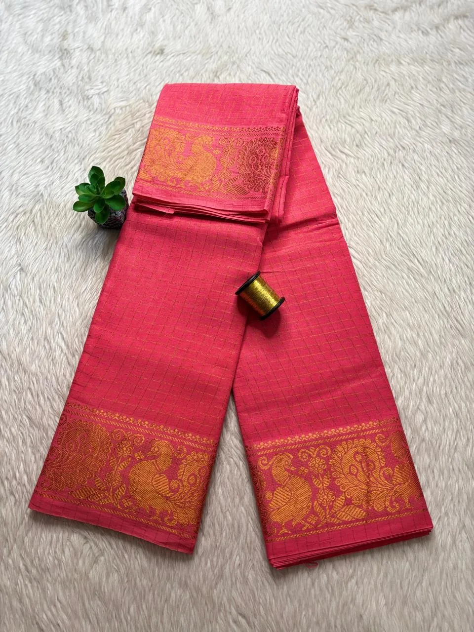 Madurai sungudi cotton Zari Check self -Peach