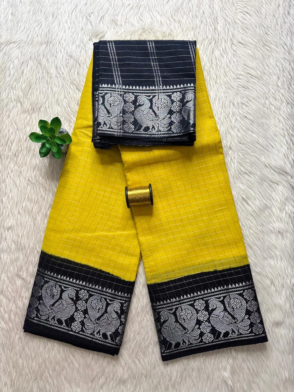 Madurai sungudi cotton Silver Zari Check Contrast - Lemon yellow with Black