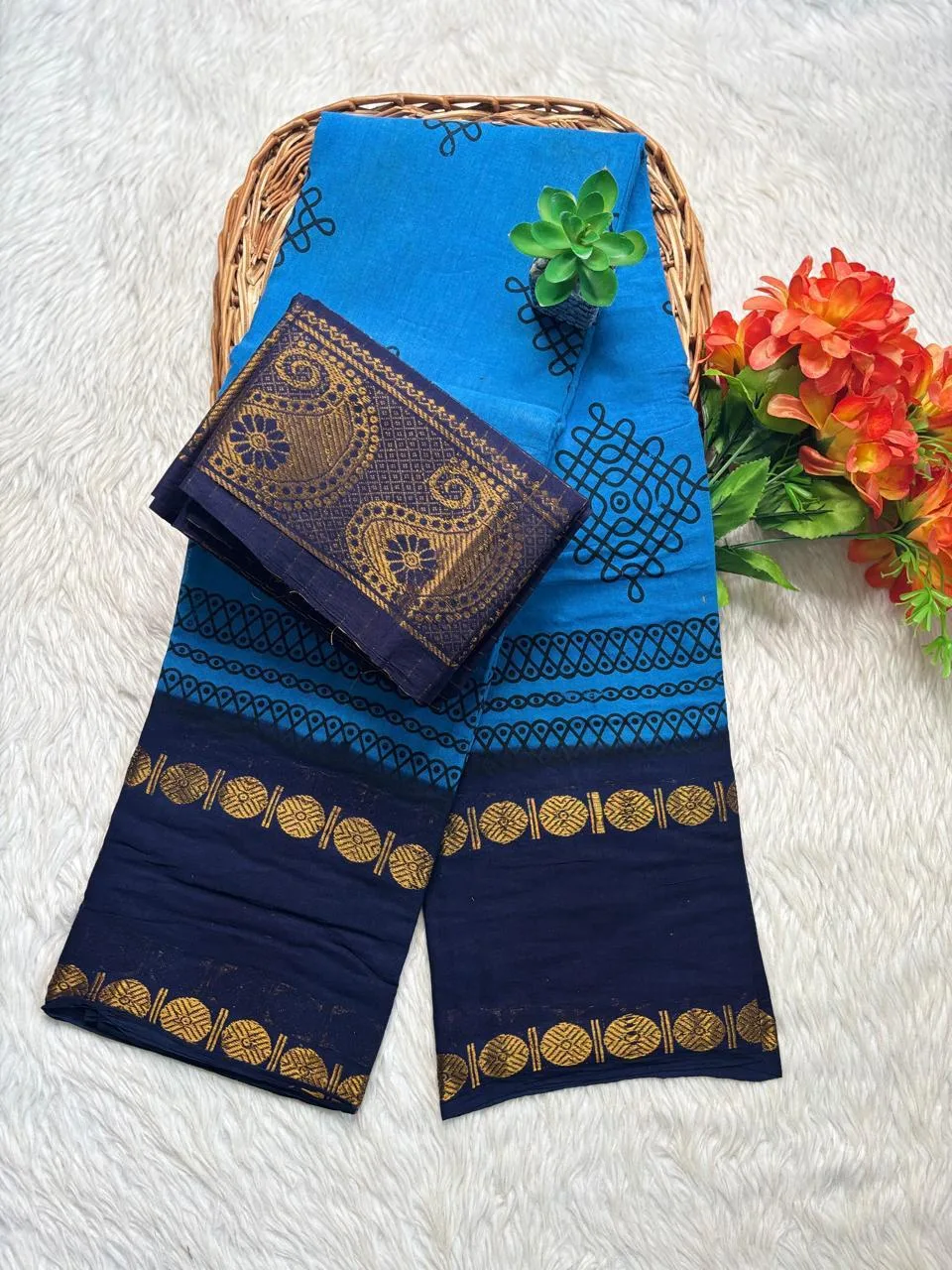 Madurai Sungudi cotton Kolam saree- with Blouse- KRLBB - Kolam