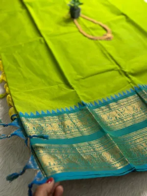kanchi cotton saree with Running Blouse- Kanchi cotton- Parrot Green