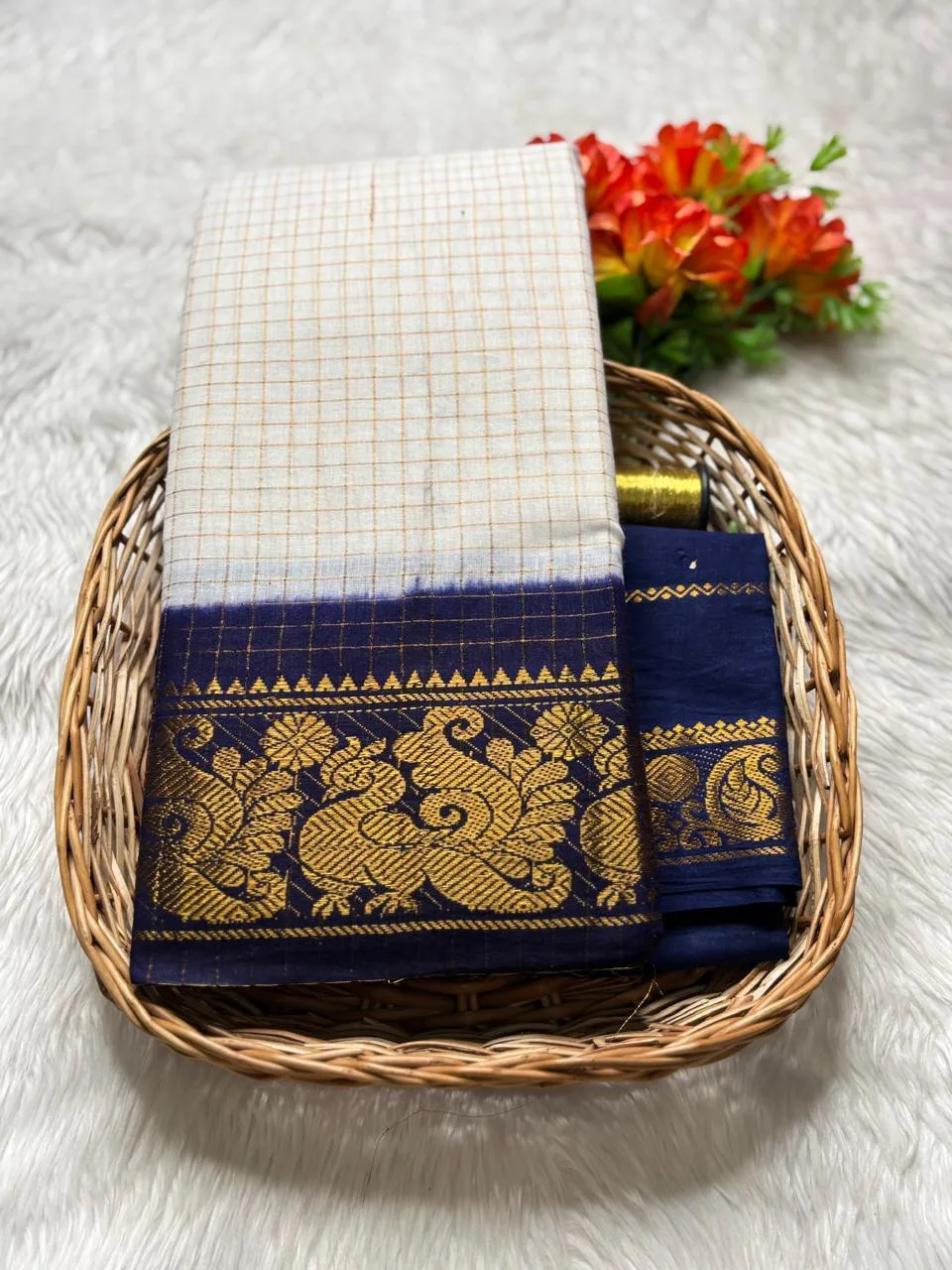 Madurai sungudi cotton Zari Check Contrast - White with blue - zari check contrast