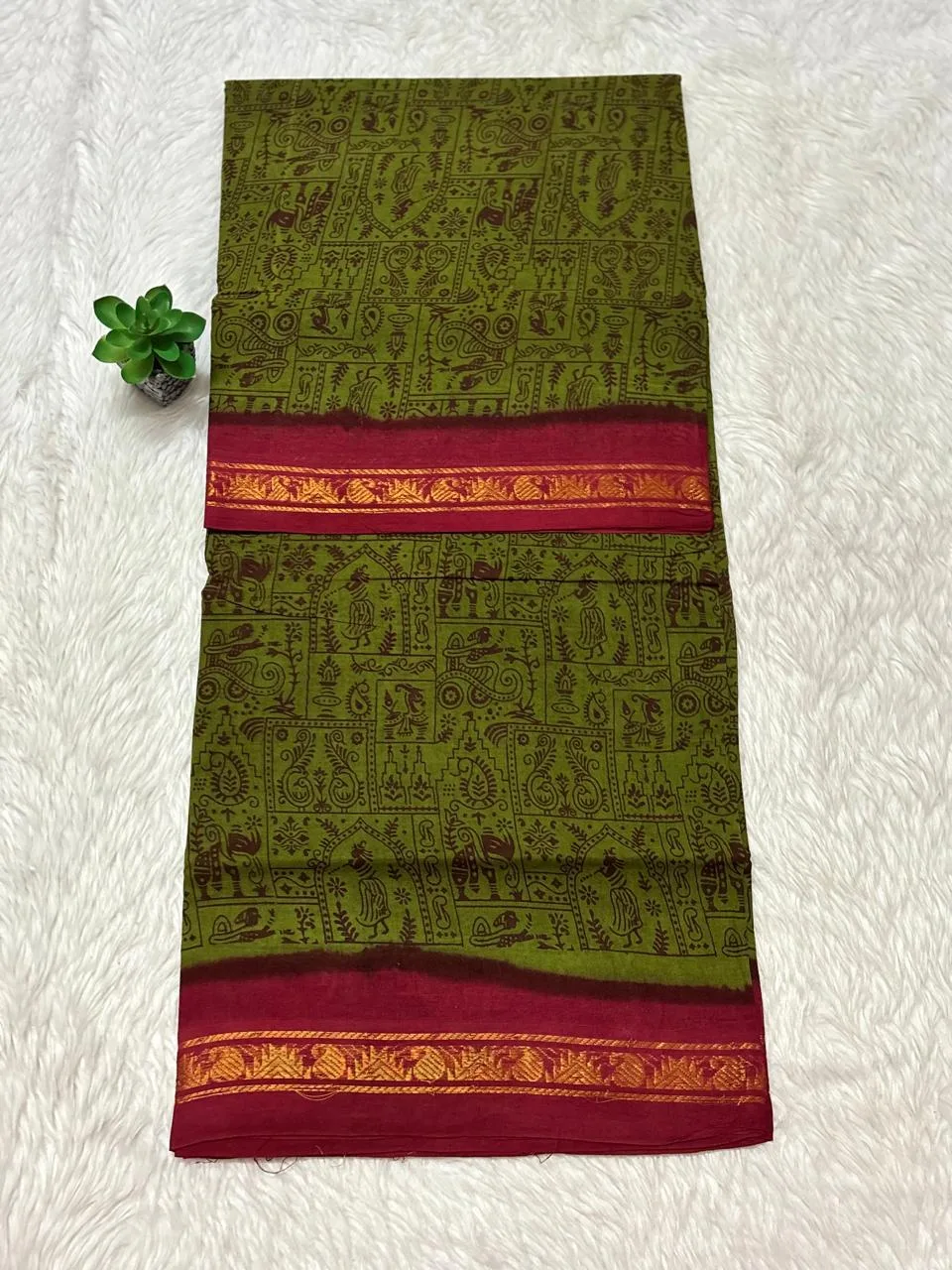 Madurai Sungudi Cotton ktprinted Sarees - Mehanthi green with Red(Tribal) -ktprint