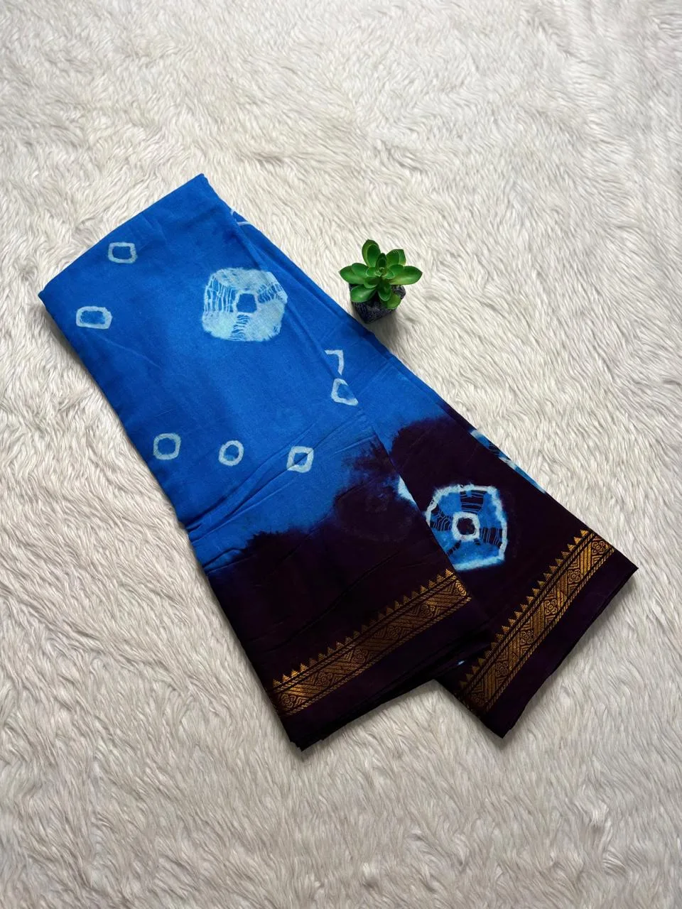 Madurai Sungudi Bandhini Soft cotton Sarees - Sky blue with Dark blue -Bandhini
