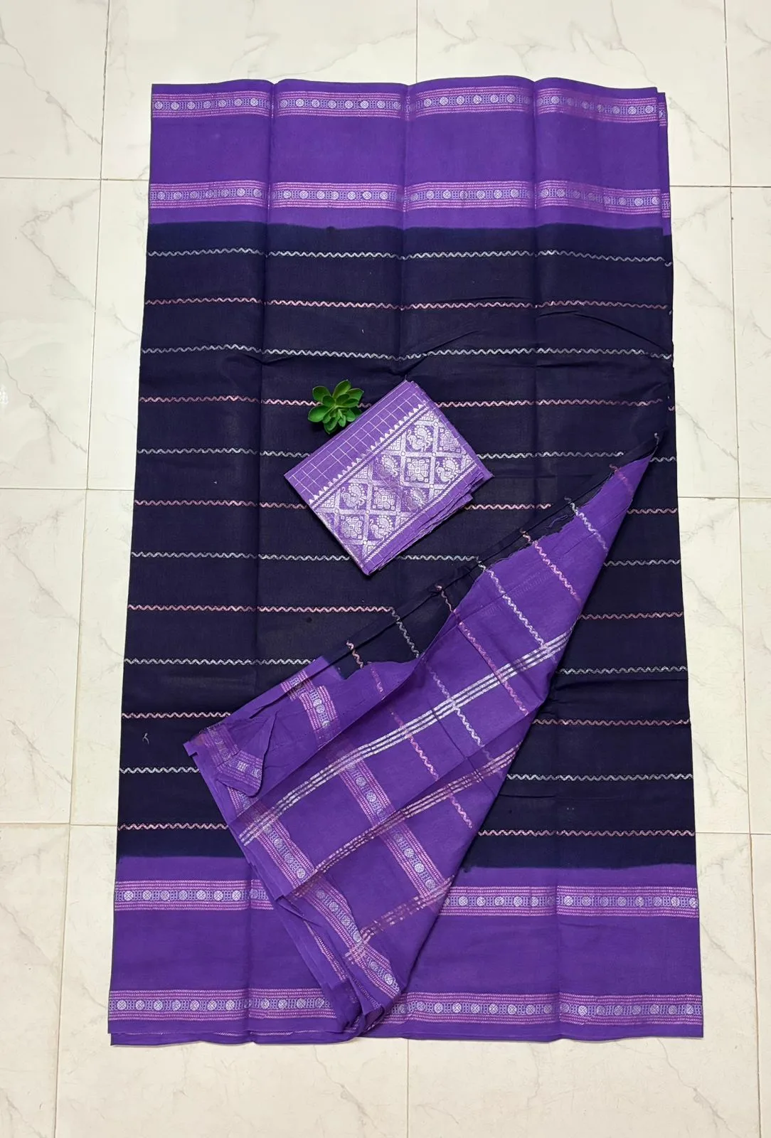 Madurai sungudi cotton Silver zari veludhari retta petta border saree - Blue with Lavender