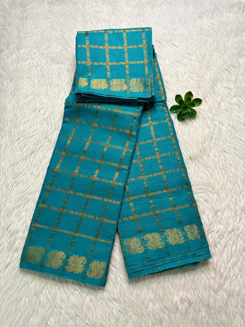 Sungudi Cotton Vanaja Self Checked Saree - Sea blue