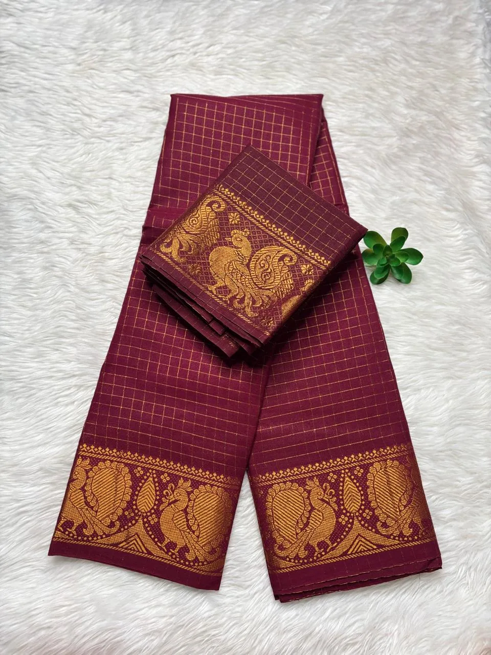 Madurai Sungudi Cotton Self Zari Checked - Maroon - Self Zari Gold