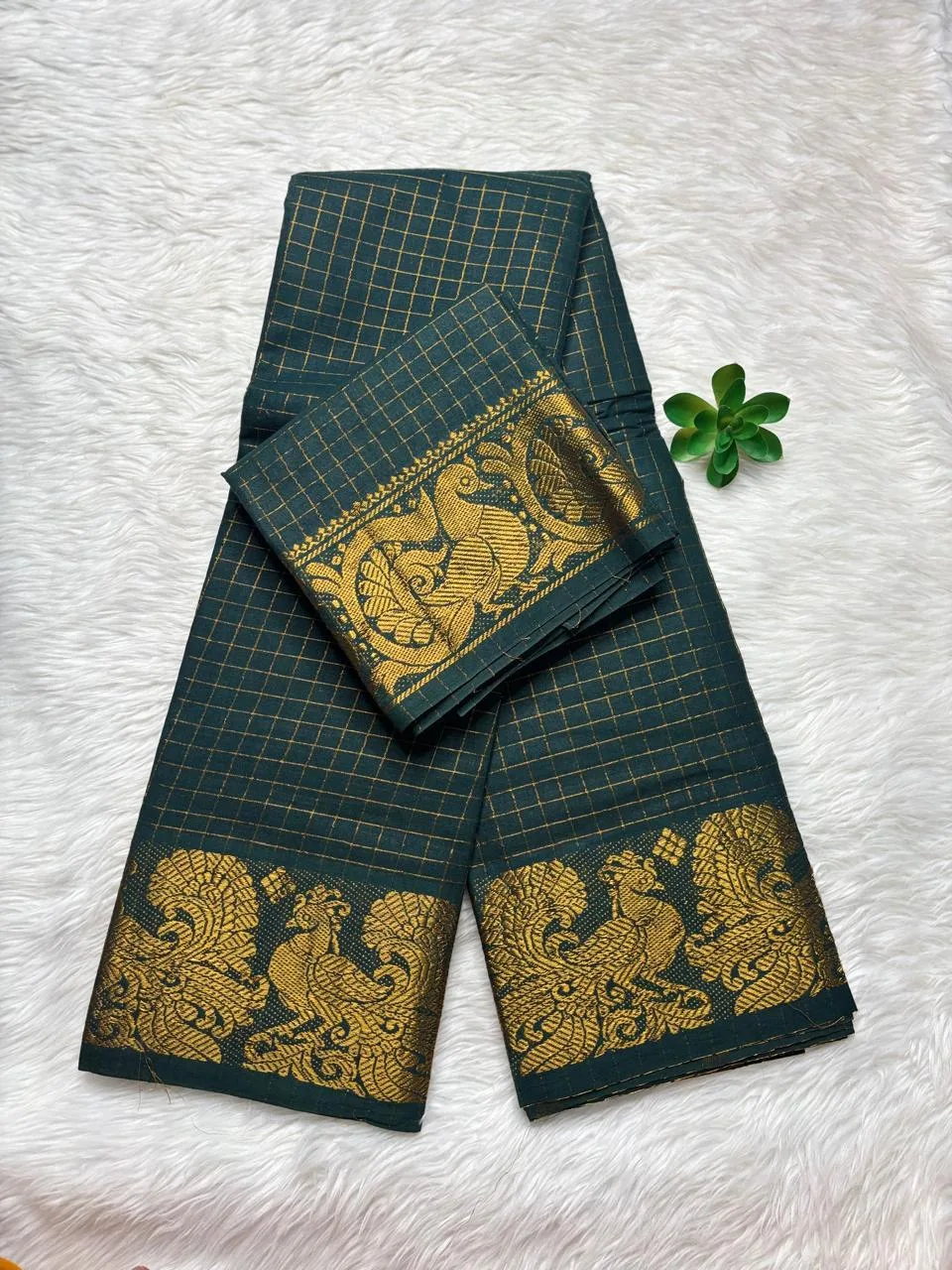 Madurai Sungudi Cotton Self Zari Checked - Green - Self Zari Gold