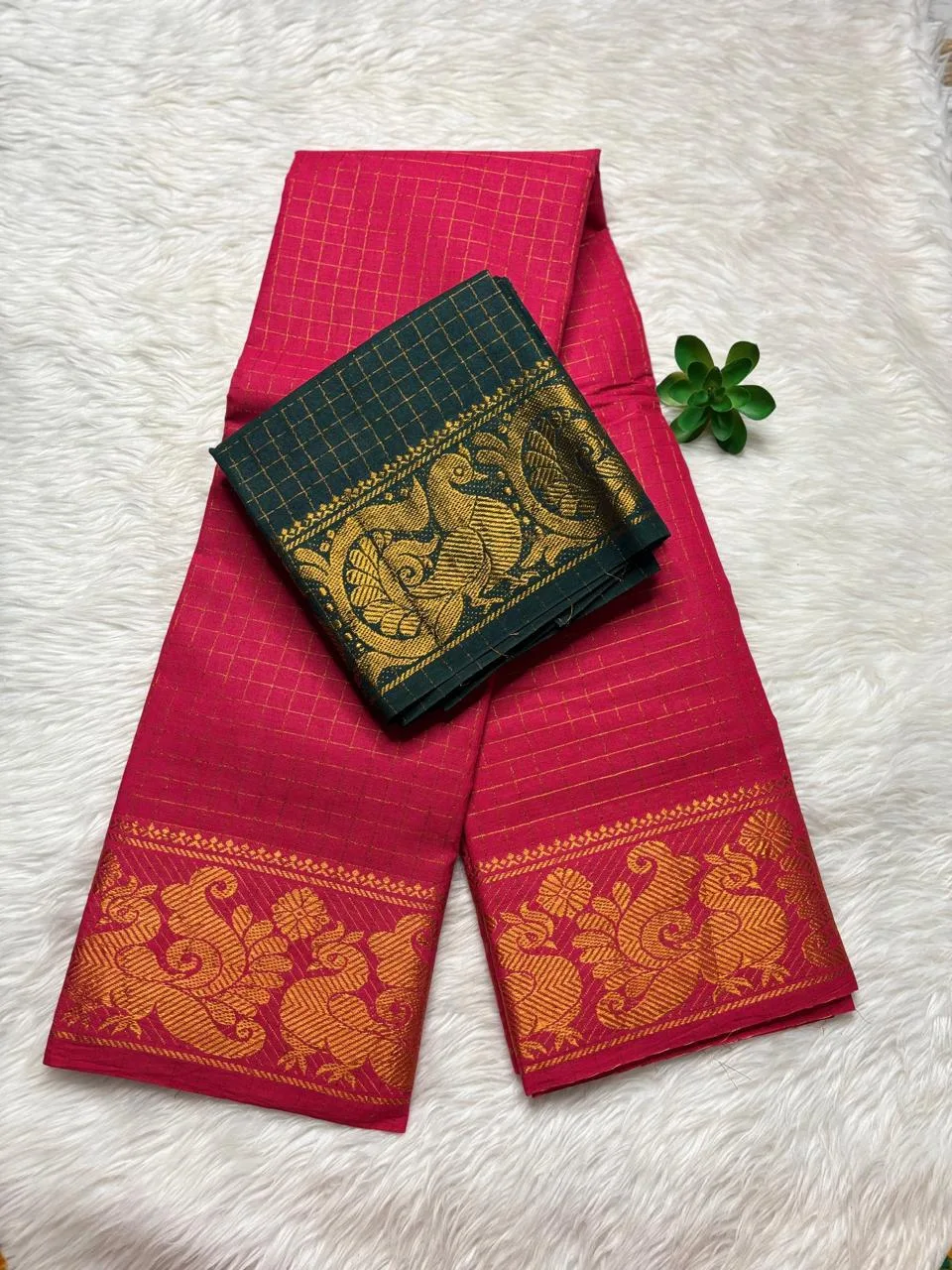 Madurai Sungudi Cotton Self Zari Checked - Tomato pink - Self Zari Gold