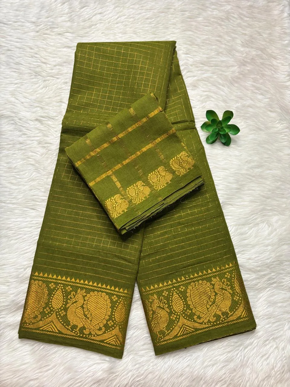 Madurai Sungudi Cotton Self Zari Checked - Mehandi green - Self Zari Gold