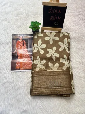 Dola silk saree with running blouse-dola silk-Dark Mehandi green1