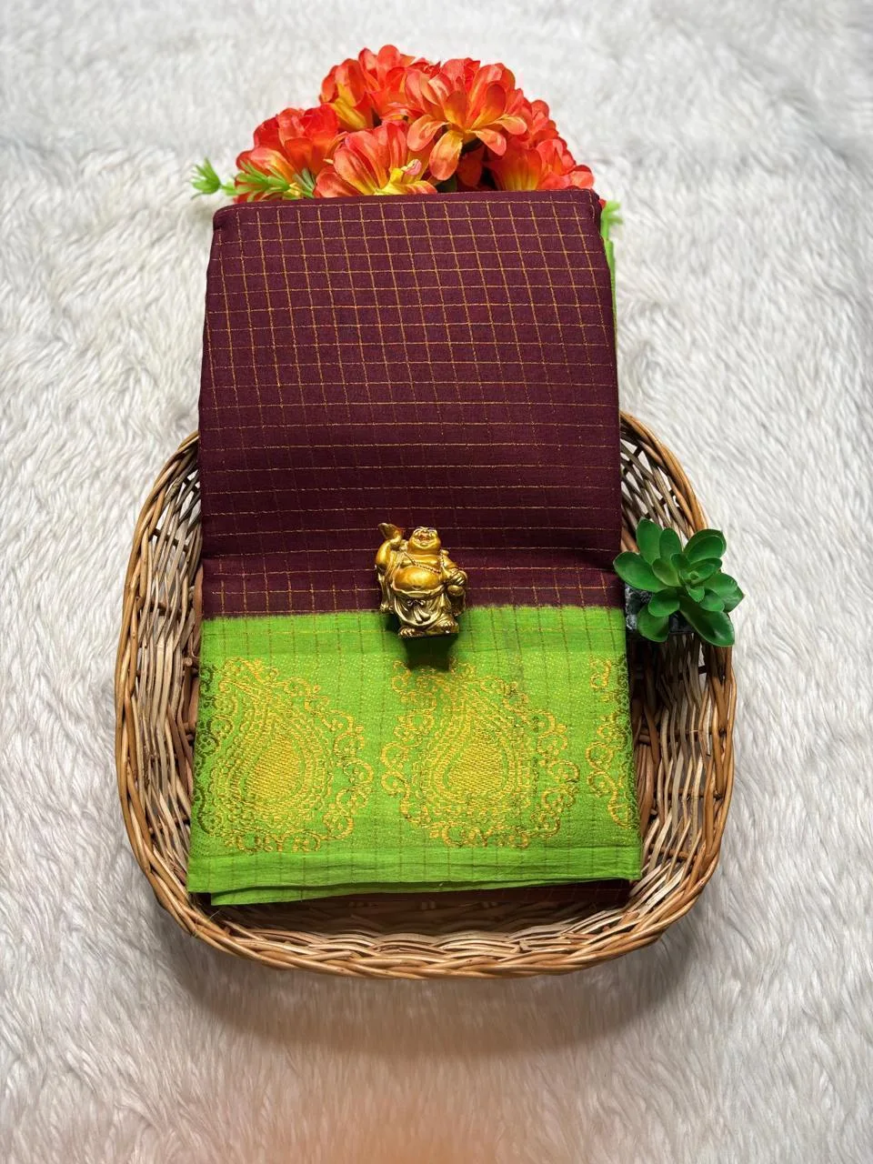 Madurai sungudi Cotton Zari Check Contrast - Brown with Parrot green (Running blouse)