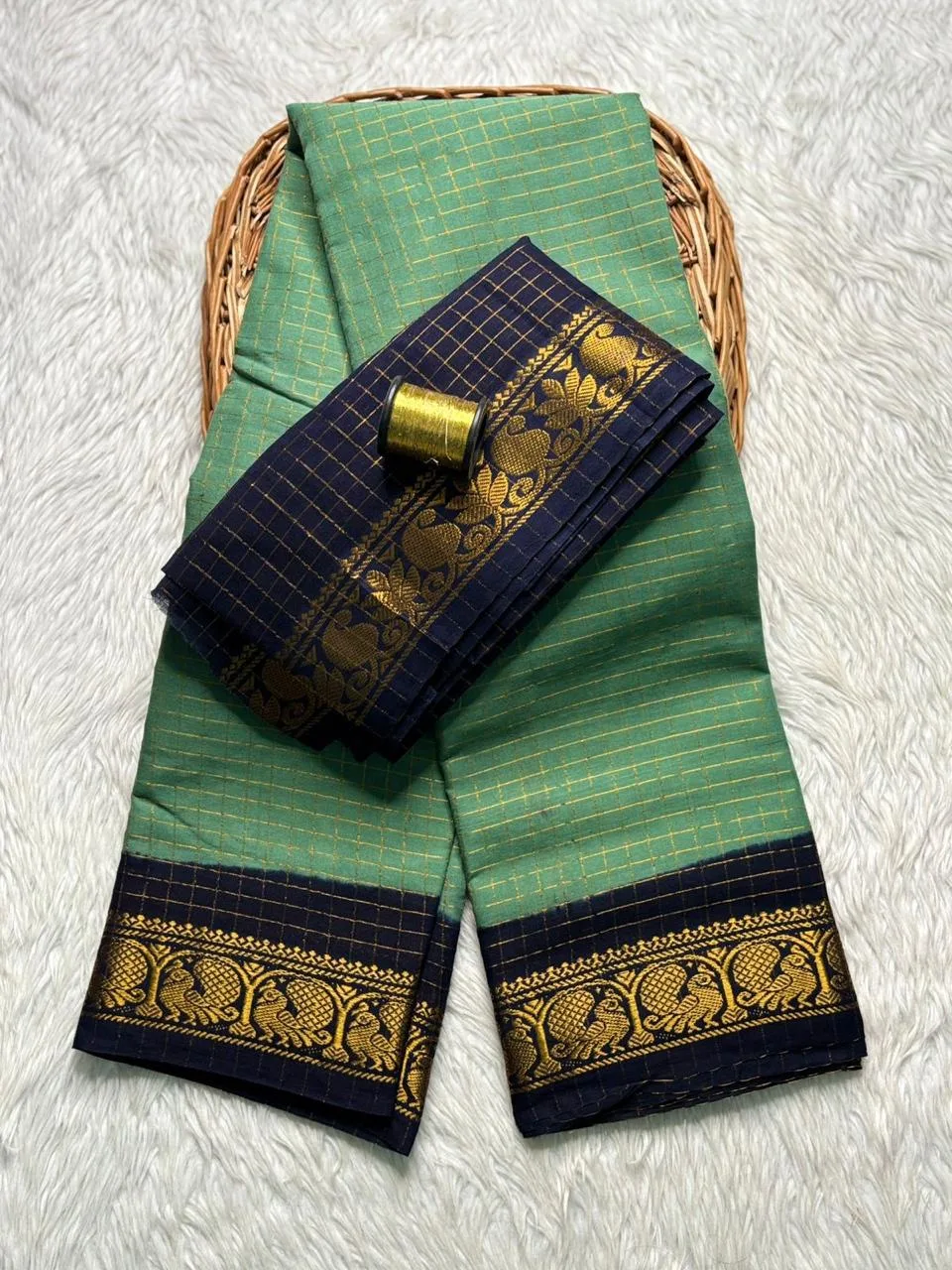 Madurai sungudi cotton Zari Check Contrast - Pista green with black - KRZCS