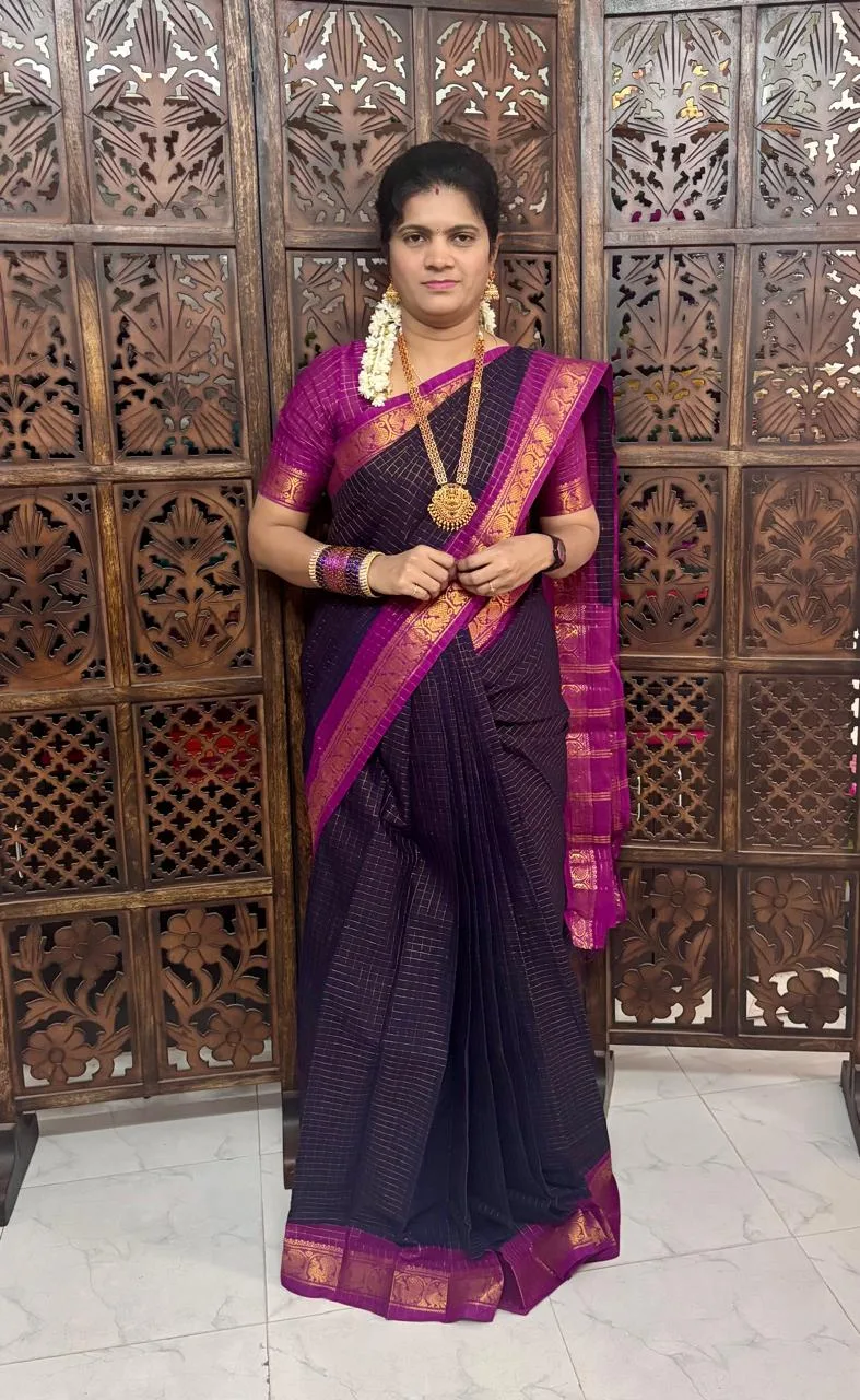 Madurai sungudi cotton Zari Check Contrast - Navy blue with Magenta Pink - KRZCS