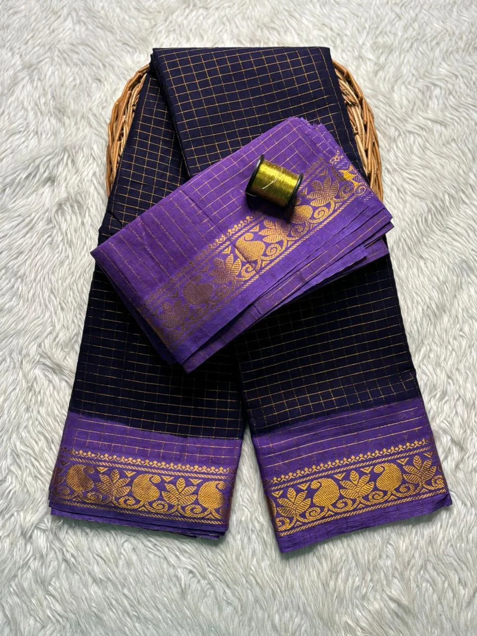 Madurai sungudi cotton Zari Check Contrast - Navy blue with Lavender - KRZCS
