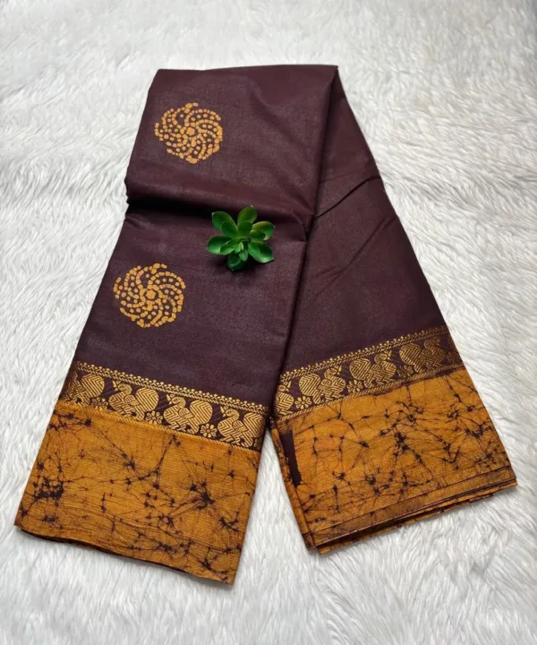 Madurai Sungudi 100 Count Wax print Sarees - Brown - Wax print1