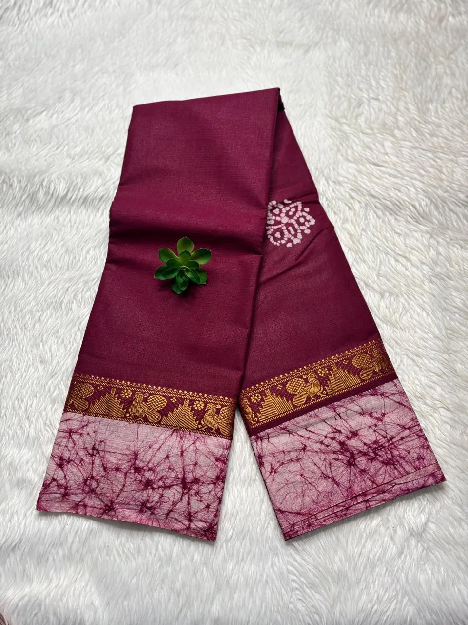 Madurai Sungudi 100 Count Wax print Sarees - Maroon - Wax print