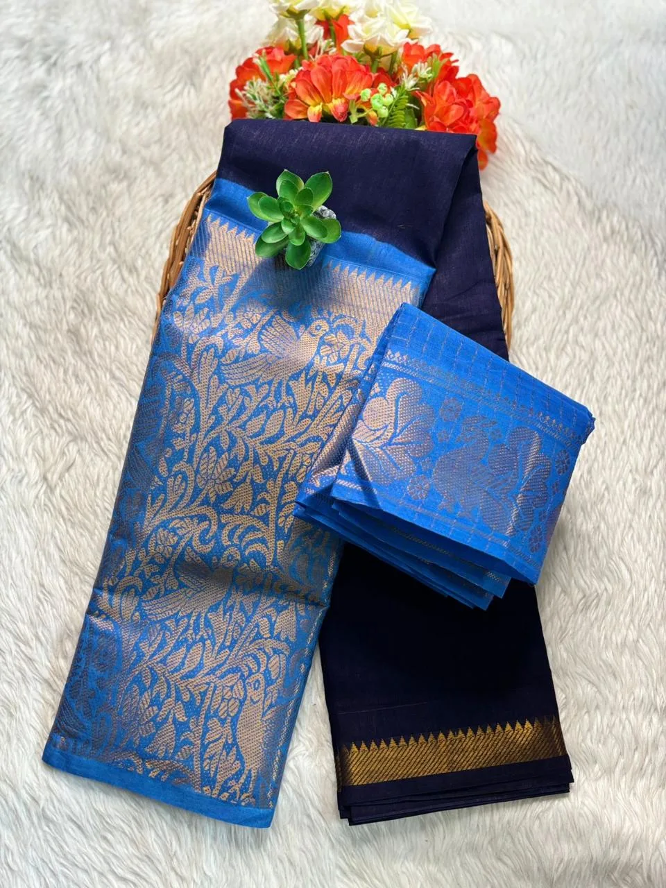 Sungudi Cotton Sarees - Vaseegara design 19 inch border - Navy blue with Sky blue