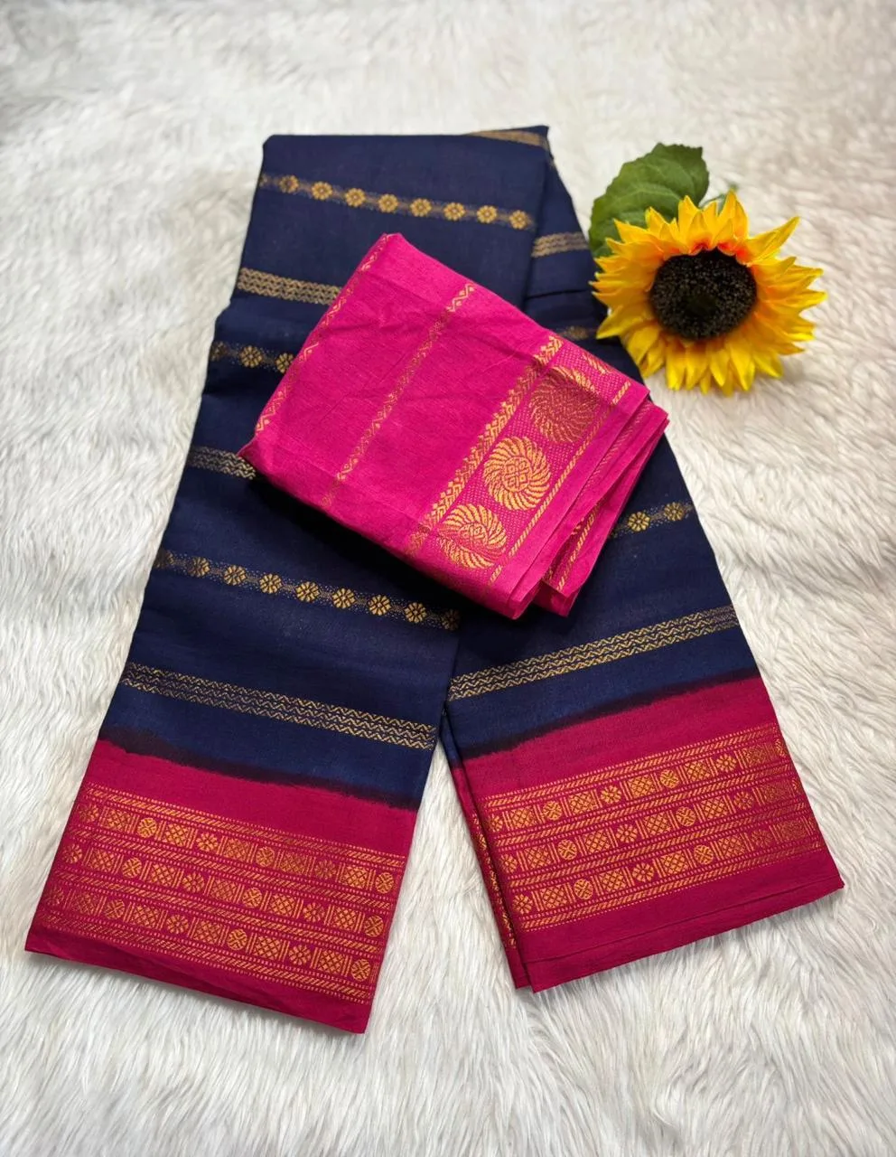 Madurai Sungudi cotton Veludhari contrast border Saree- Blue with pink