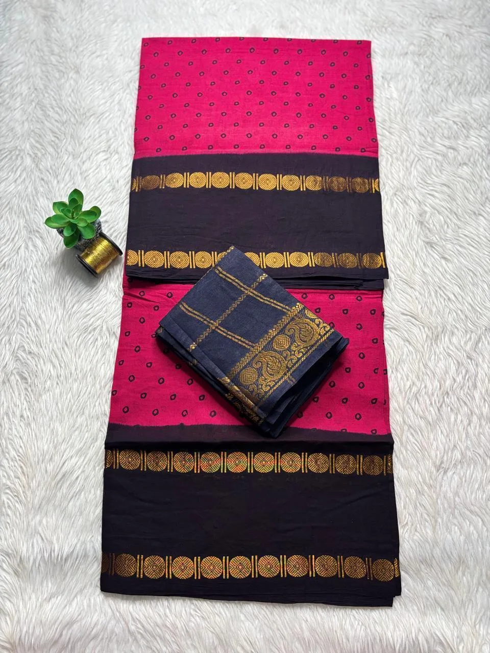 Madurai Sungudi Cotton Saree - with Blouse - Pink with blue