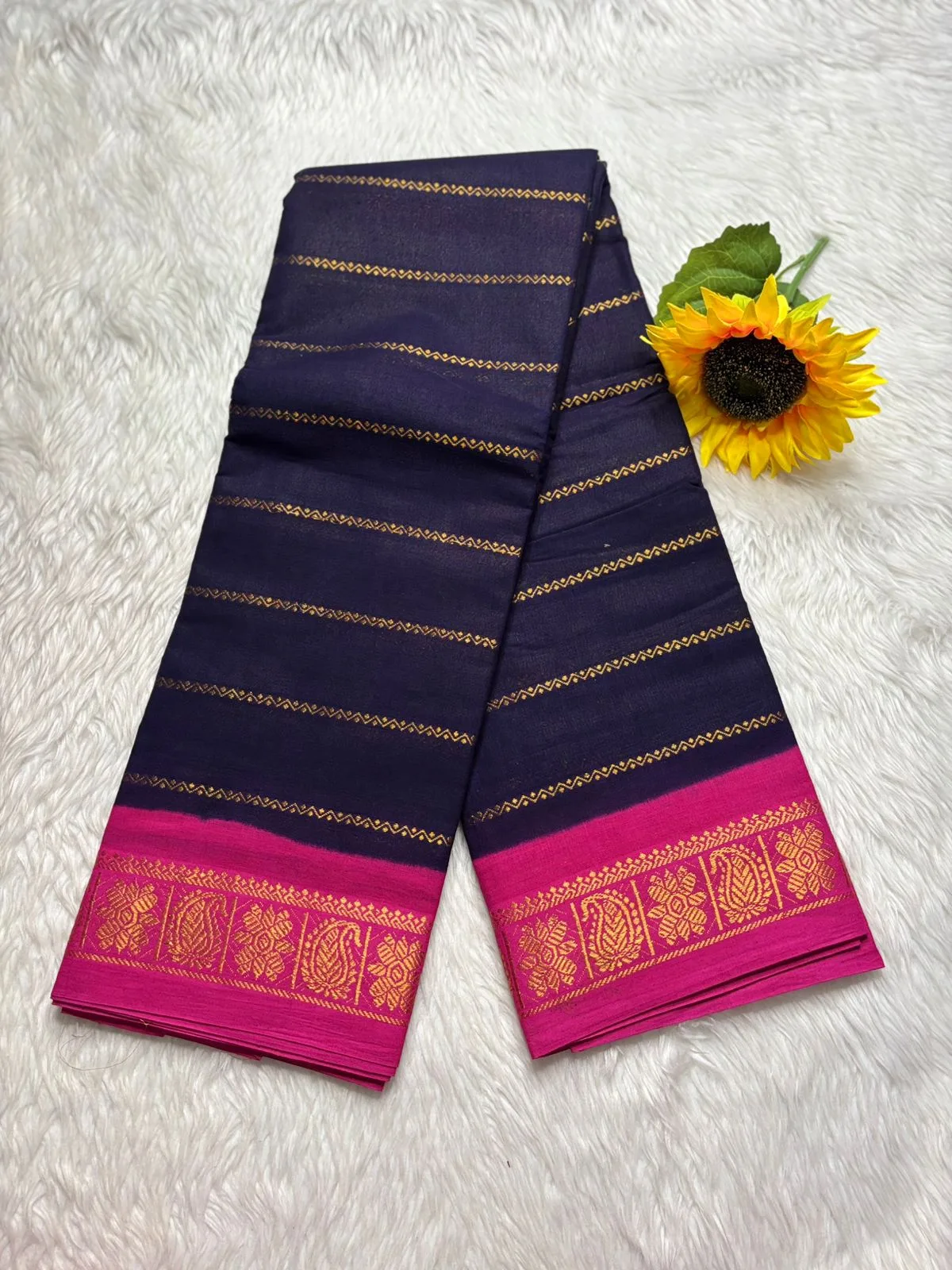 Madurai Sungudi Cotton Veludhari Contrast Border with running blouse - Dark blue with pink