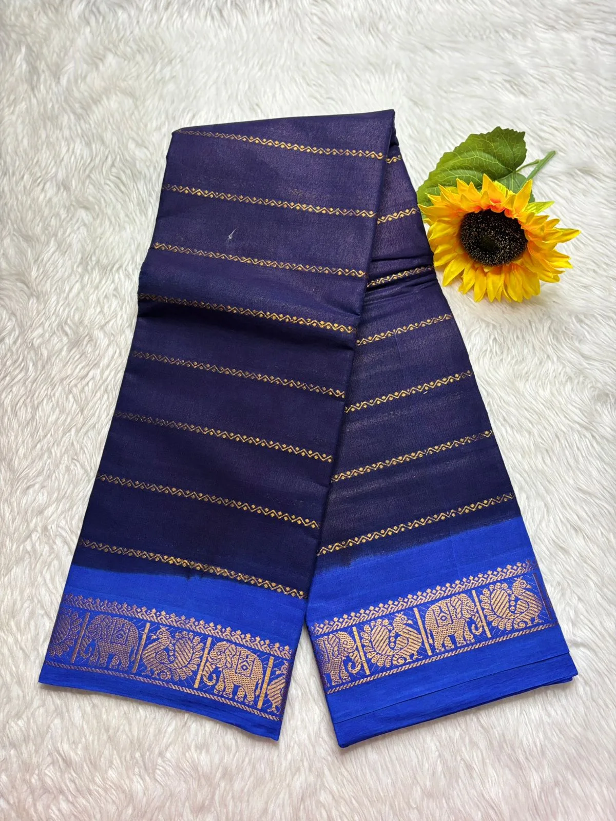 Madurai Sungudi Cotton Veludhari Contrast Border with running blouse - Dark blue with Ink blue