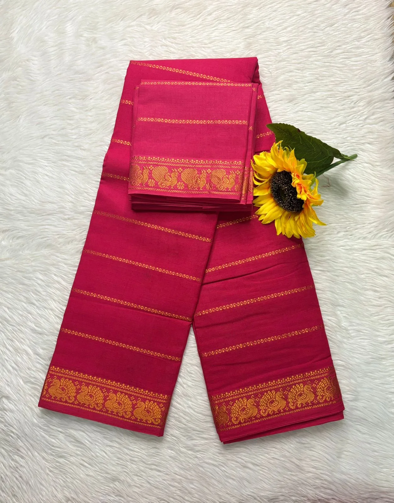 Madurai sungudi cotton Veludhari Small Self border -Peach