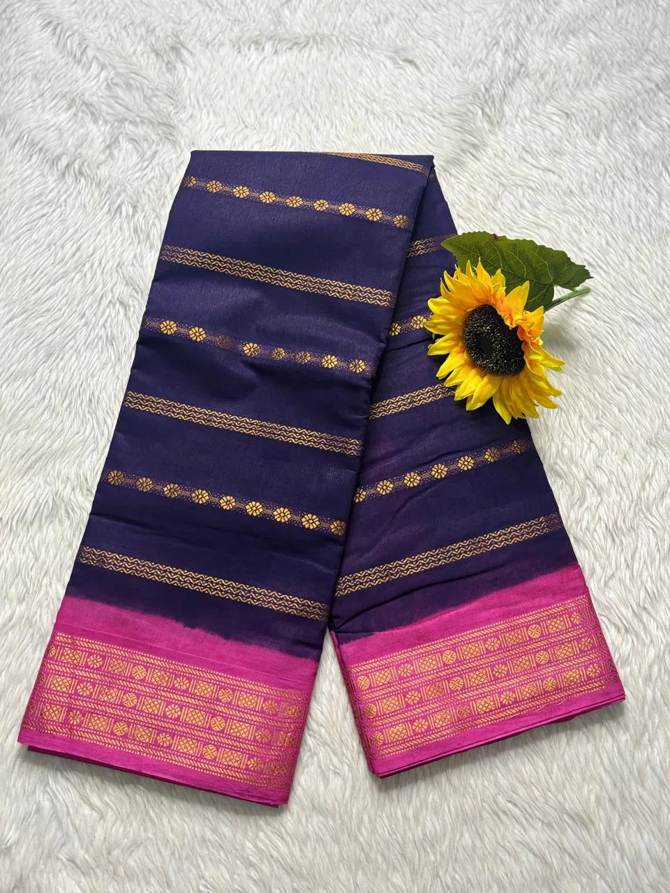 Madurai Sungudi Cotton Veludhari Contrast Border with running blouse - Blue with pink