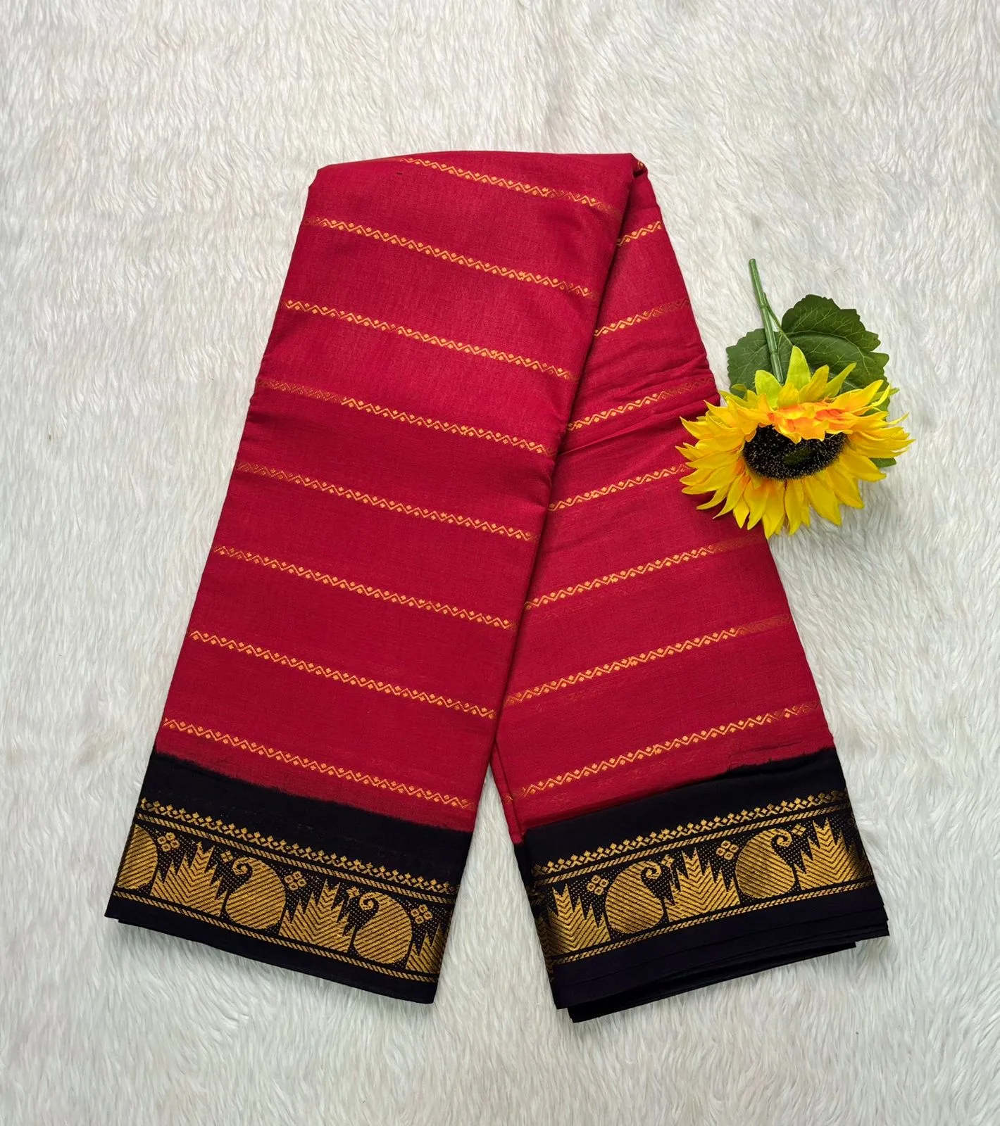 Madurai Sungudi Cotton Veludhari Contrast Border with running blouse - Red with Blacl