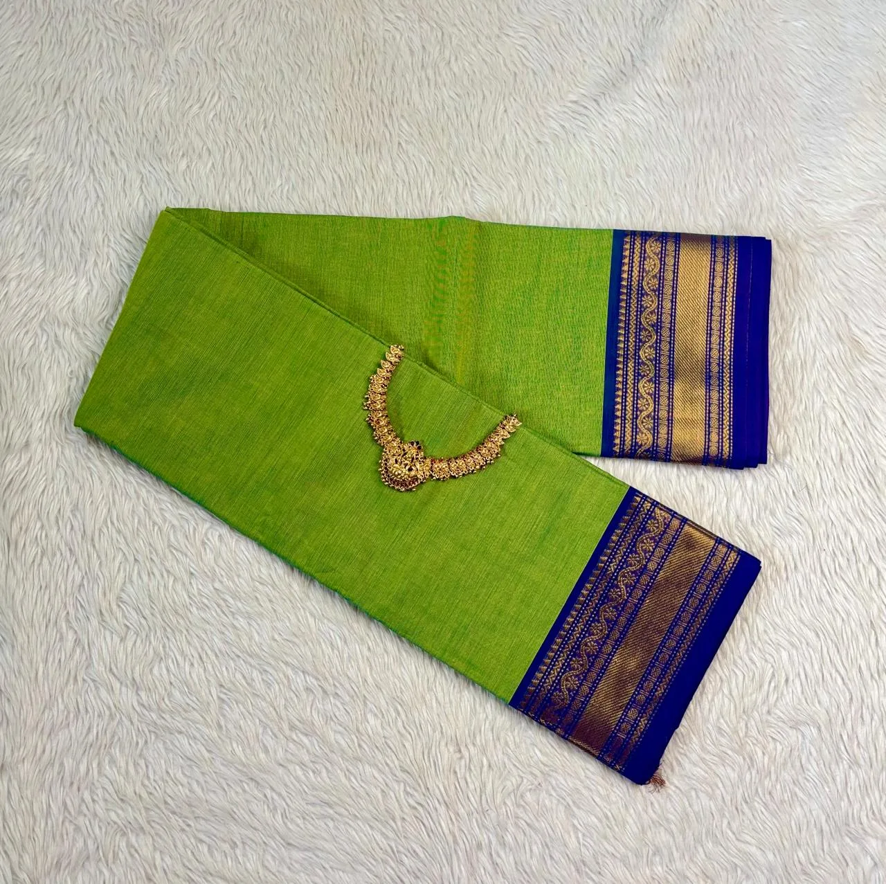 Kanchi cotton saree with small Border with Running Blouse - Kanchi cotton - Parrot Green with Dark Blue