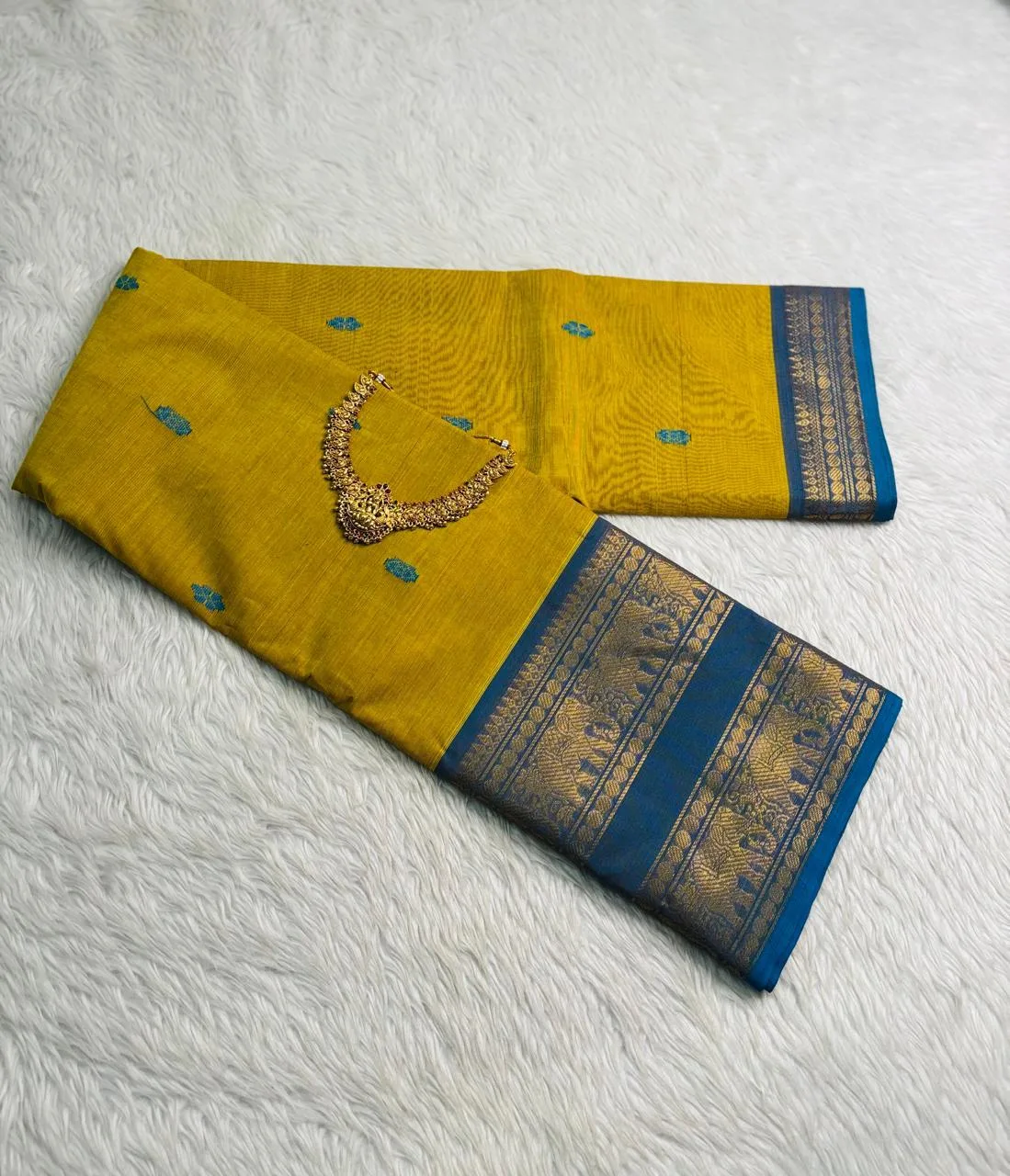 kanchi cotton saree with Running Blouse - Buta - Mehandi green with Blue