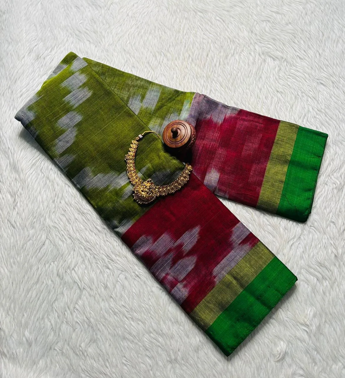 Pocham pally sarees - Mehandi Green with red green