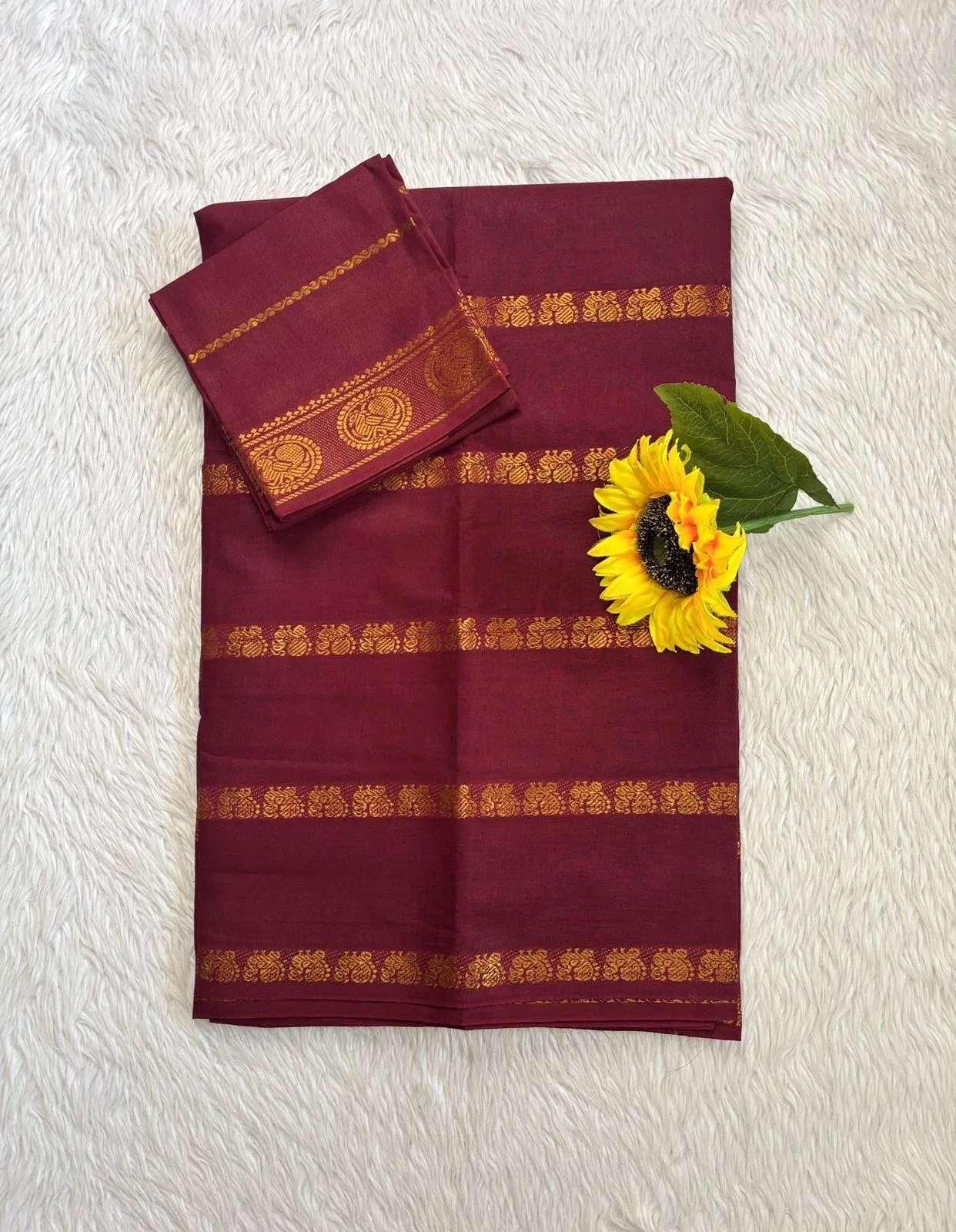 Madurai Sungudi Cotton Veludhari with blouse -Sungudi peacock Maroon