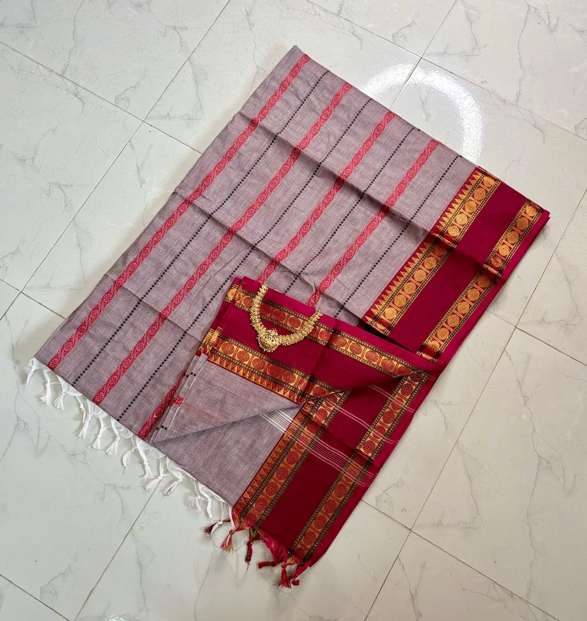 Kanchi Cotton Veludhari saree with Running Blouse- Light Ash with Magenta pink