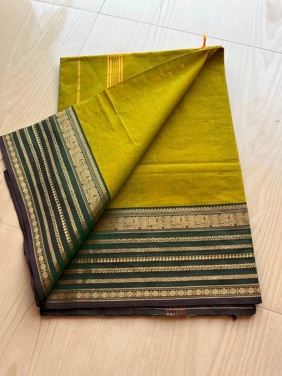 kanchi cotton saree with Running Blouse - Mehandi green with bottle green
